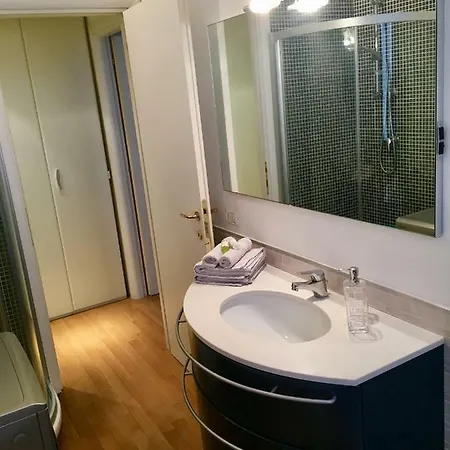 Ester Apartment Milan